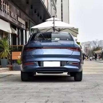 2024 Byd Qin Plus Dm-I Honor 55km 선도 엔진 플러그인 하이브리드 자동차 E-CVT 기어박스