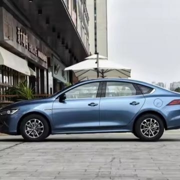 2024 Byd Qin Plus Dm-I Honor 55km 선도 엔진 플러그인 하이브리드 자동차 E-CVT 기어박스
