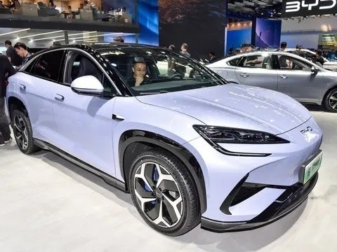 왼쪽 스티어링 2024 Byd Sea Lion 07EV 610km 전기 범위와 235/50 R19 타이어 크기