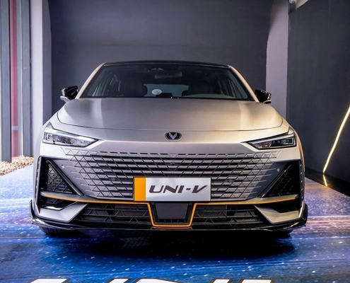 UNI-V 2.0 T 4 Wd 자동차 가스 차량 가스 자동차 EV 자동차 타이어 사양 330kw