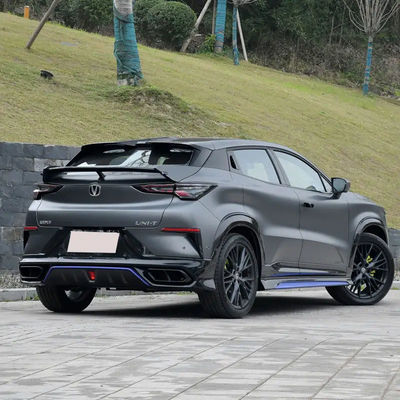 판매 트레이드 창은 다중 링크 독립식 서스펜션과 함께 유니-T 중고차를 선보인다