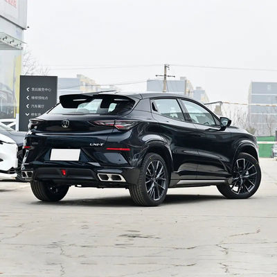 판매 트레이드 창은 다중 링크 독립식 서스펜션과 함께 유니-T 중고차를 선보인다