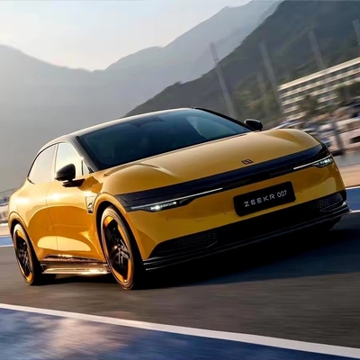 전압 72V 지일리 지크 007 2024 2023 년 EV Awd 100kw 후방 드라이브 75kwh 전기 자동차