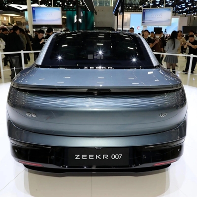 순수 전기 엔진 지일리 지크 007 2024 001 EV 자동차 100kwh 섬유 최고판