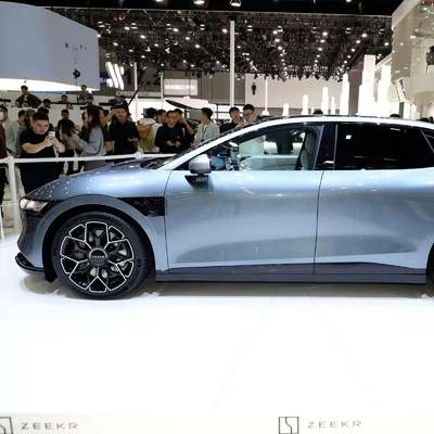 순수 전기 엔진 지일리 지크 007 2024 001 EV 자동차 100kwh 섬유 최고판