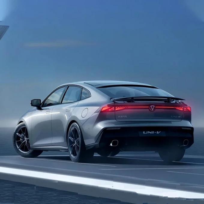  Chinese Auto New Chang′an Uni-V Intelligent Electric Idd 5 Seaters Big Space Electric Vehiles