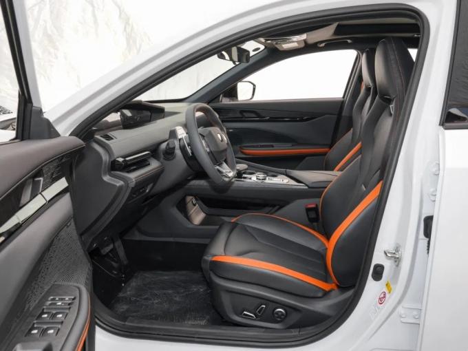  Chinese Auto New Chang′an Uni-V Intelligent Electric Idd 5 Seaters Big Space Electric Vehiles